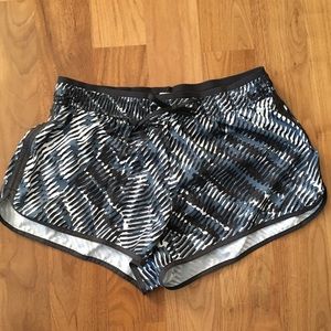 H&M grey, white & black girls shorts